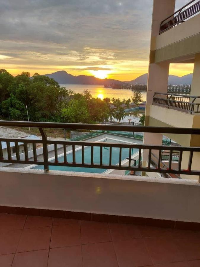 Marina Heights Hotel Residences لومو المظهر الخارجي الصورة